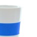 Стакан NELO, белый с синим, 350мл, 11,2х8см, тонкая керамика, силикон Стакан NELO, белый с синим, 350мл, 11,2х8см, тонкая керамика, силикон